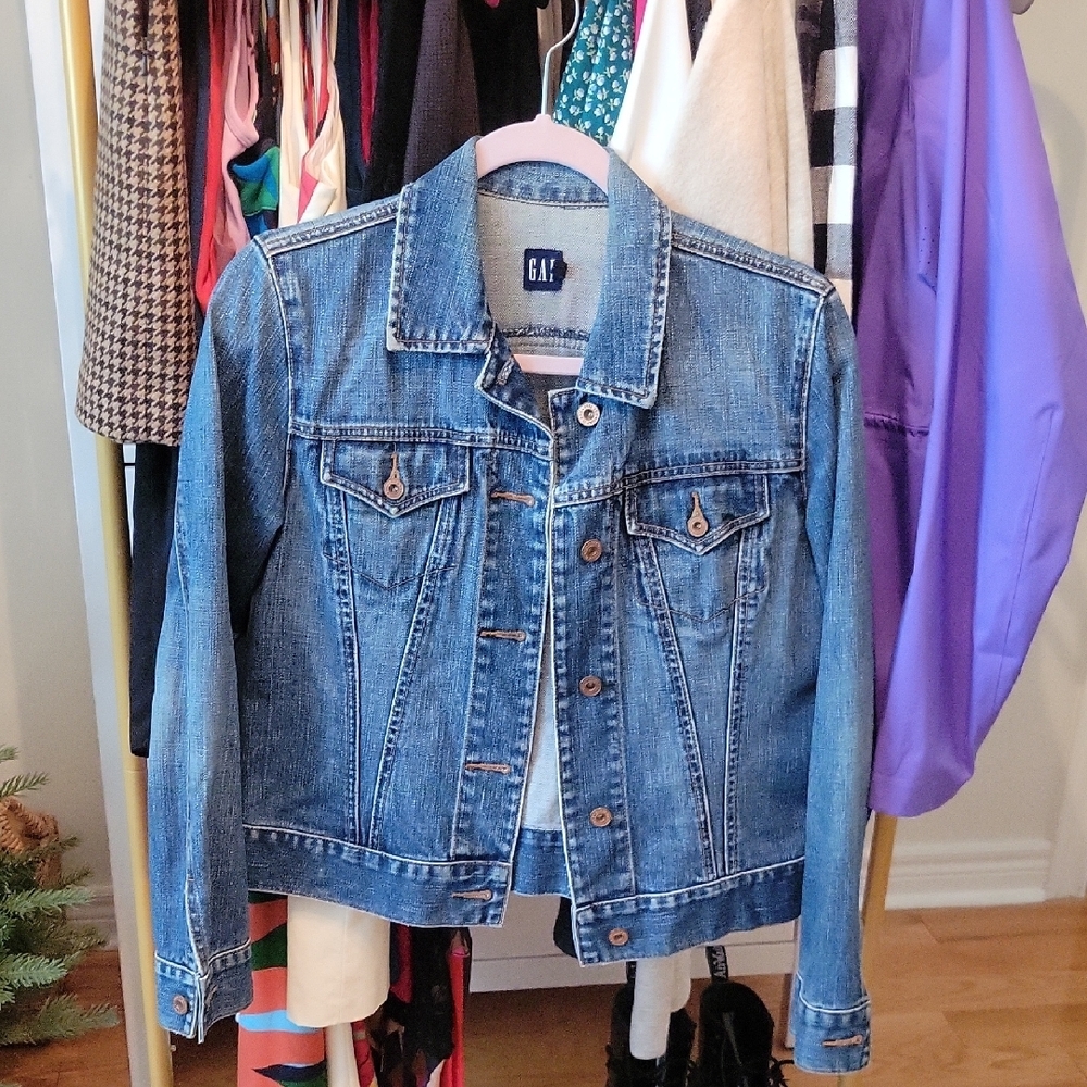 GAP Blue Jean Jacket Classic Denim Style